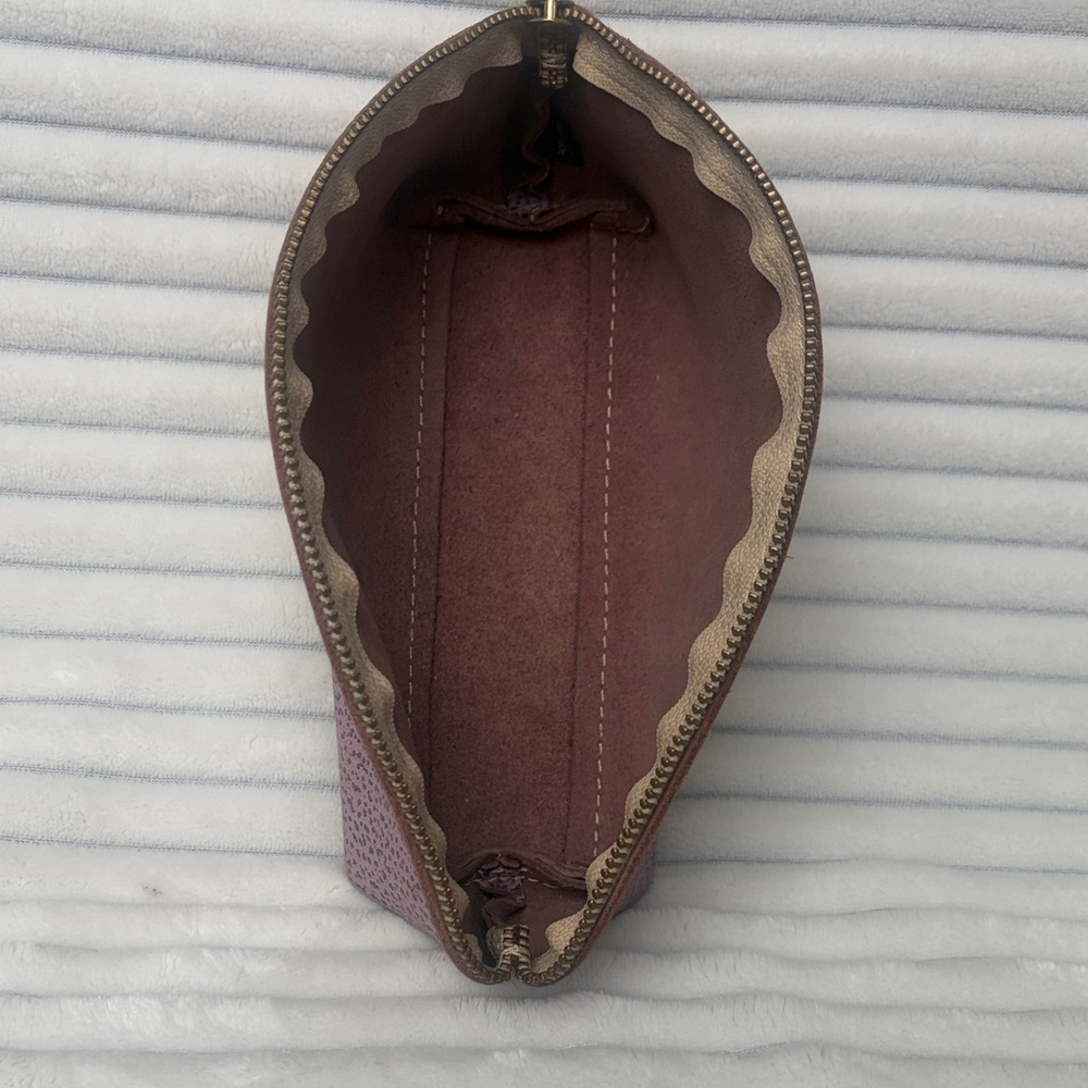 Women’s Lilac Textured Cosmetic Pouch with Gold Zipper - Picture 3 of 6